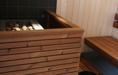 Matinkylän uimahallin esteetön sauna