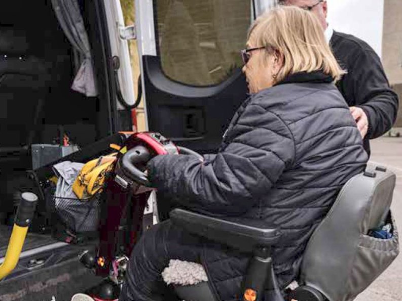 Marja Vainikainen menossa invataksiin